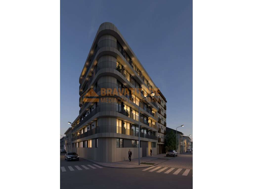 T2 EM CONSTRUÇÃO NO CENTRO DO PORTO - Grande imagem: 2/8