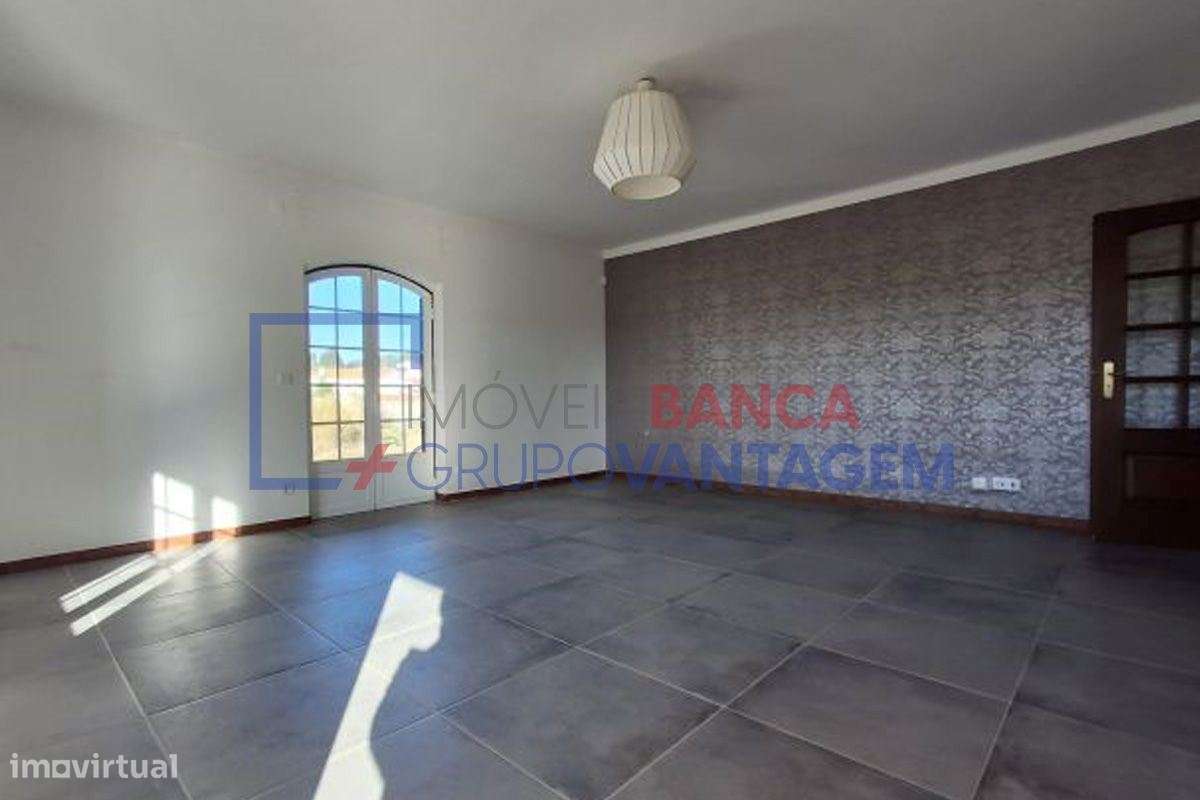 Moradia T4 com 2 pisos, em venda na Abrunheira (Ramalhal - Torres V... - Grande imagem: 4/9