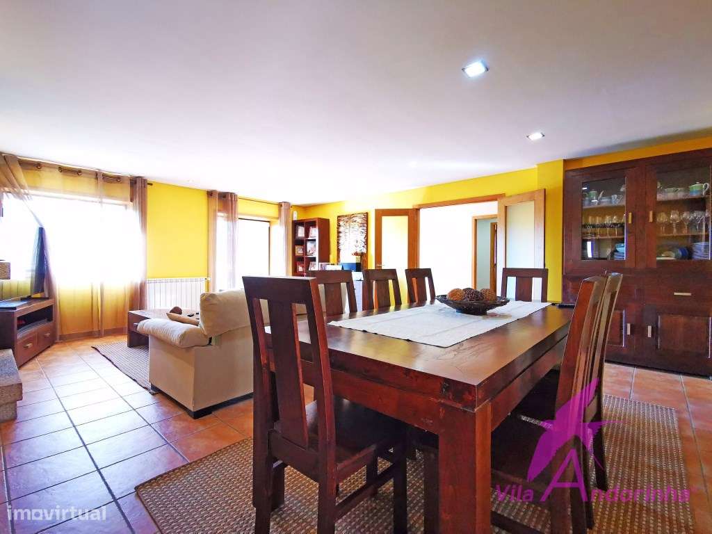 Moradia T4 Independente a 5 minutos da praia e do centro-6