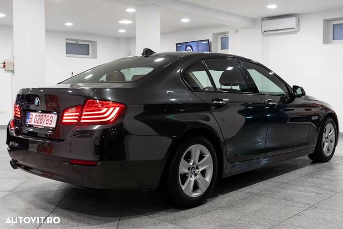 BMW Seria 5 520d Aut. Luxury Line - 6