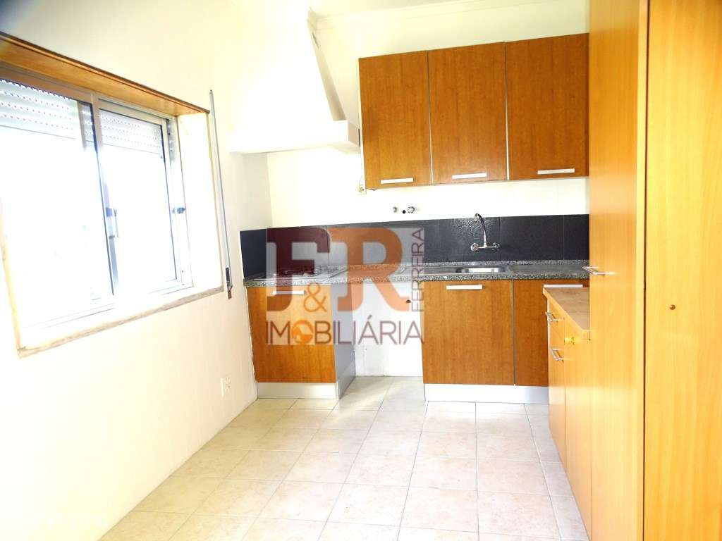 Moradia Duplex T2+1 com sótão aproveitável e Garagem Quinta do Cond...-28