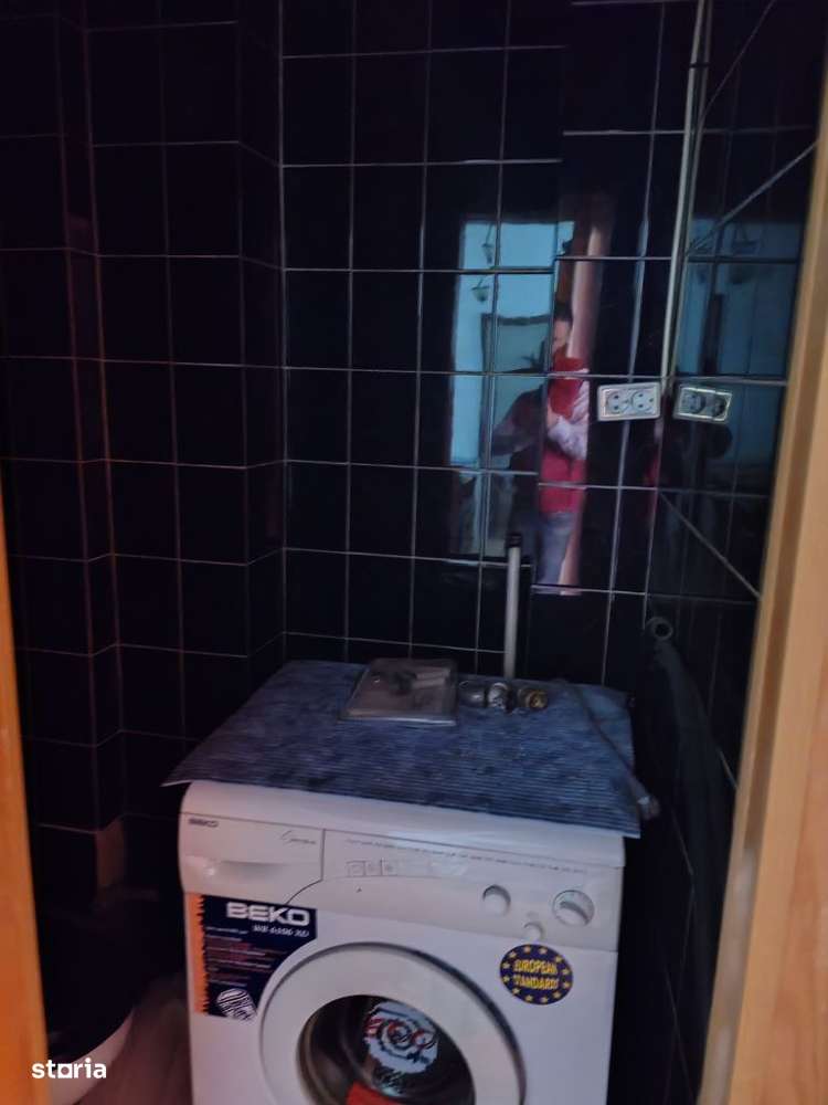 Vând apartament cu 3 camere et 3 din 4-4