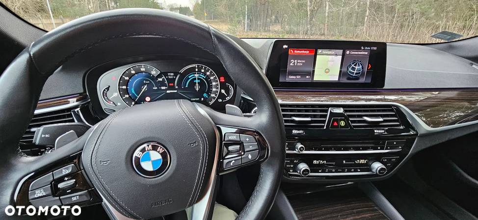 BMW Seria 5 530e iPerformance - 12