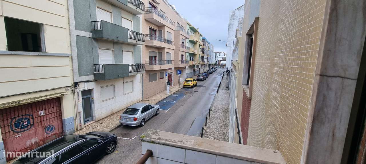 Apartamento T4 no Centro do Barreiro  Primeiro Andar Duas Frentes - Grande imagem: 4/14