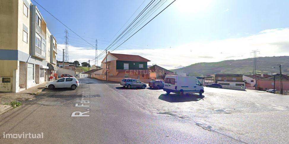 Loja em Moninhos, Loures com Excelente Luz Natural e Segurança - Grande imagem: 4/9