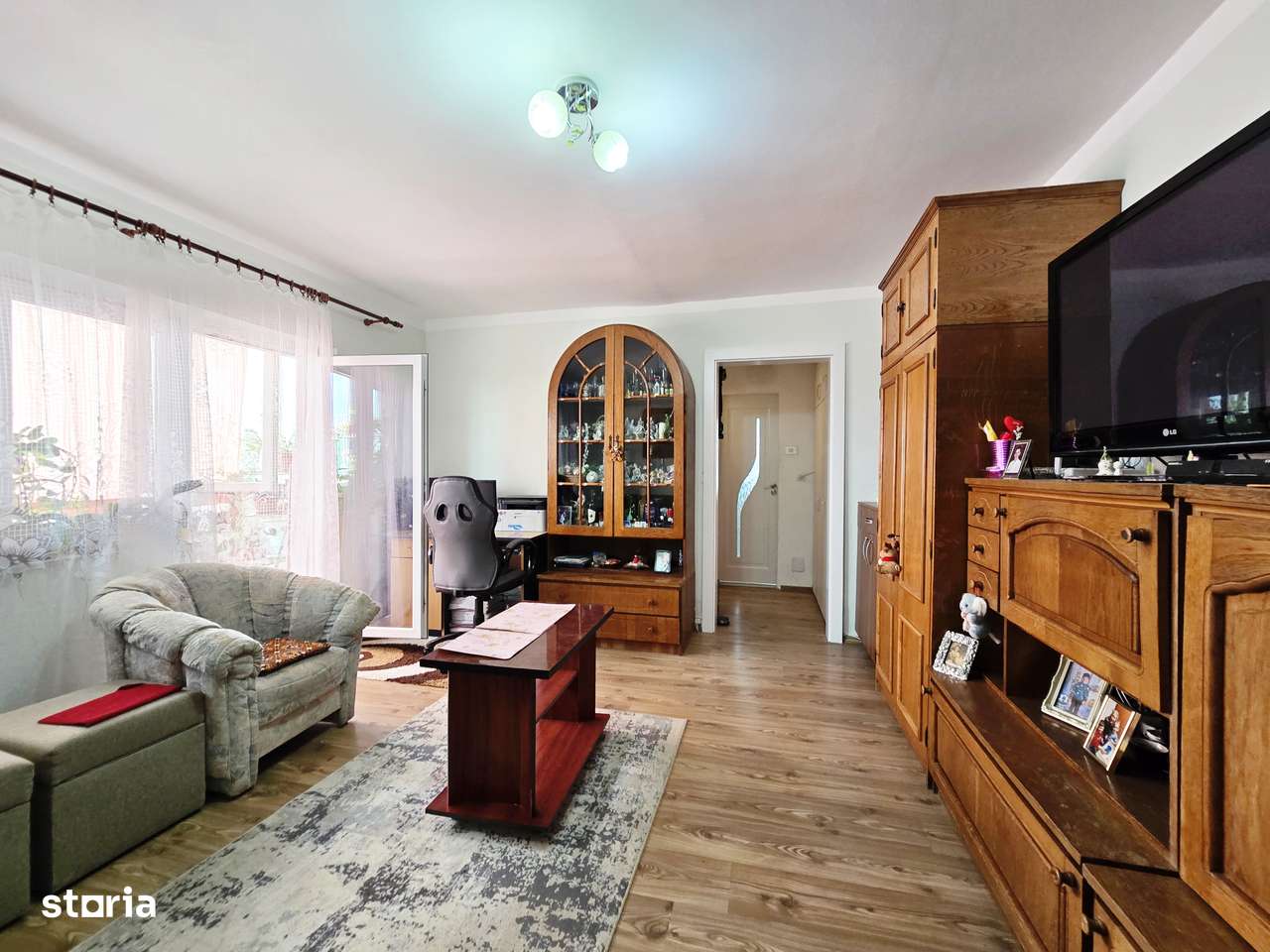 Apartament 2 camere amenajat, etaj 3, bloc reabilitat  - Micalaca - Imagine principală: 4/8