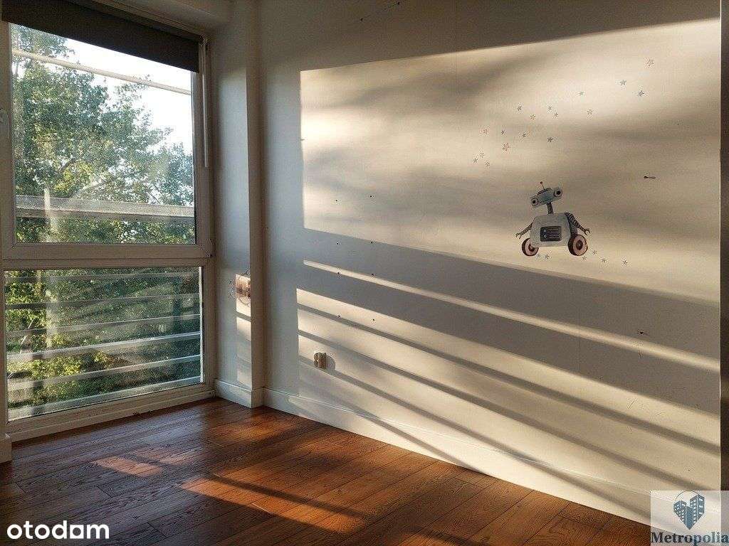 Nietuzinkowe lokum z antresolą i garderobą.-5