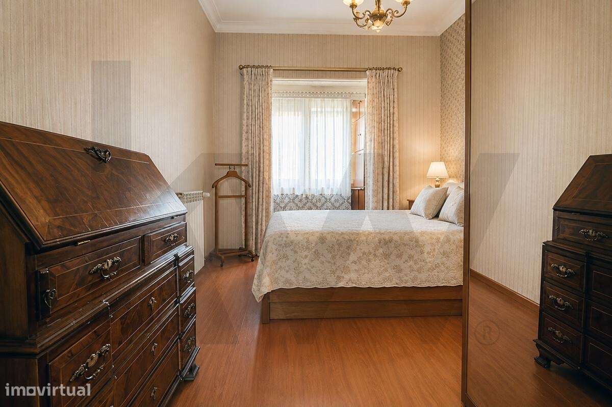 Apartamento T2 Centro Damaia de Cima-12