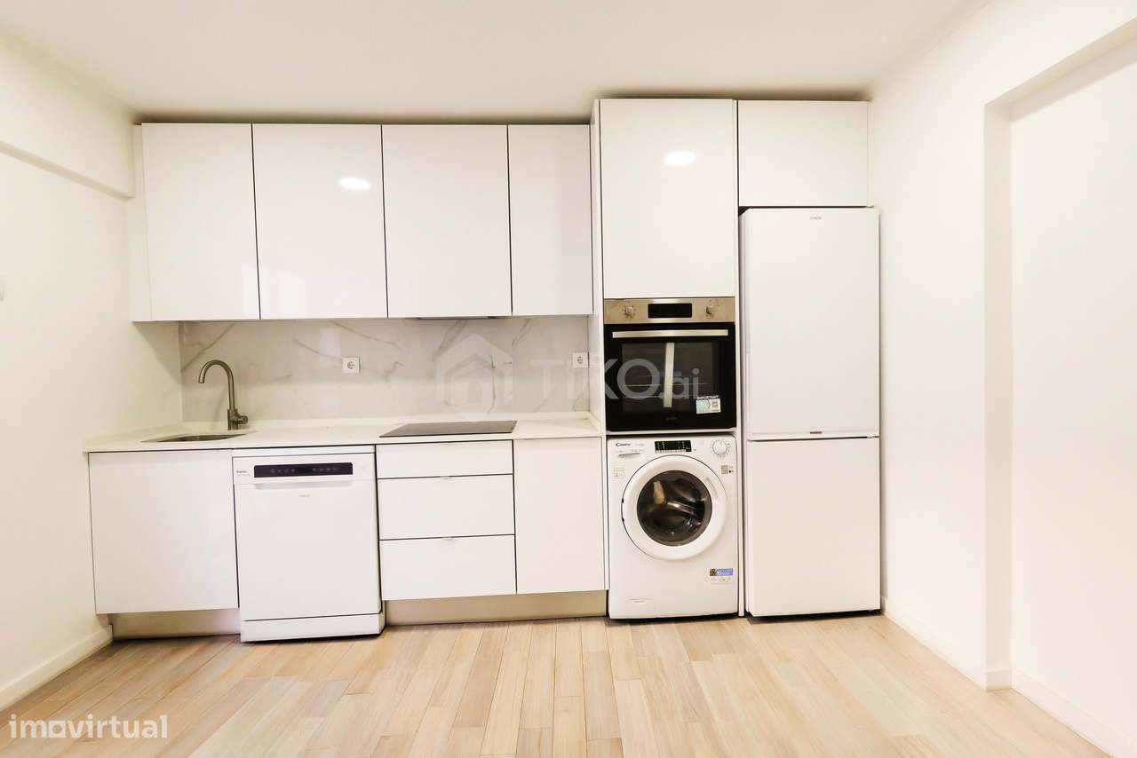 Oportunidade Unica Na Amadora Imovel Totalmente Remodelado Com Logr