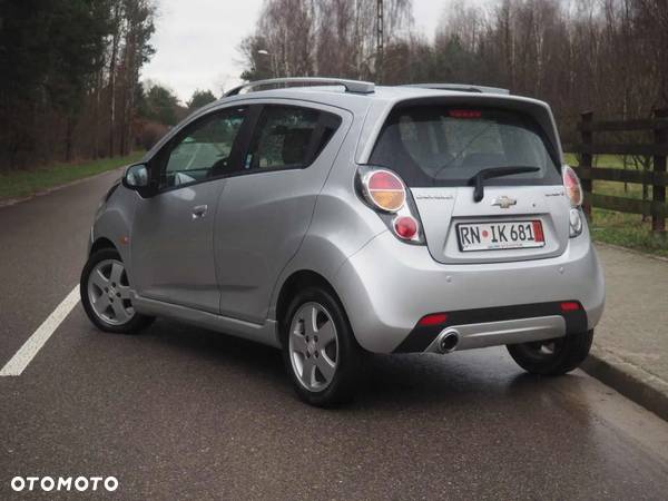 Chevrolet Spark 1.2 LTZ - 3