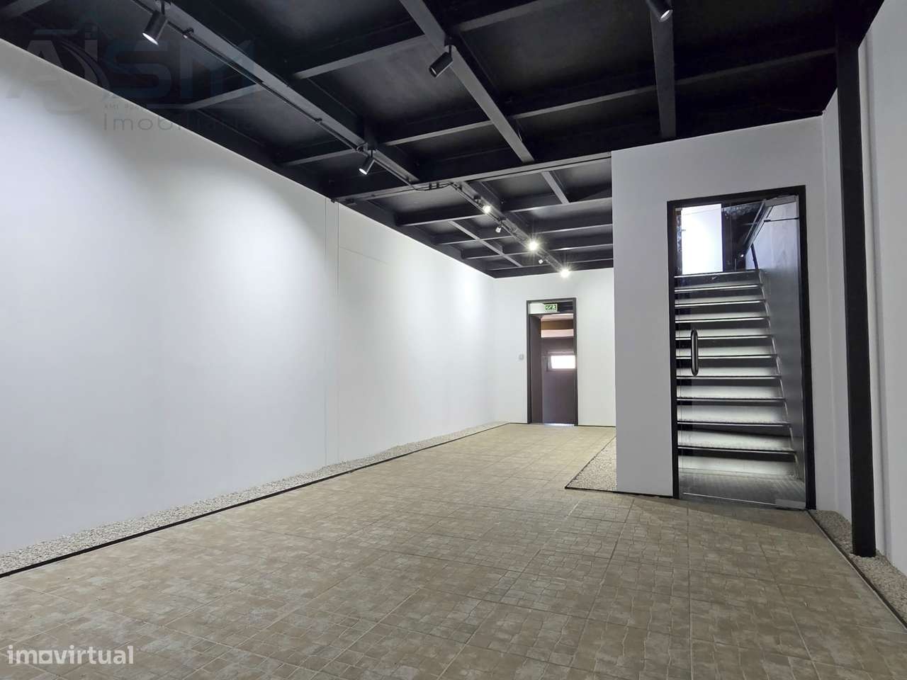 Armazém com 500 m² em São Marcos – Espaço e Versatilidade-29