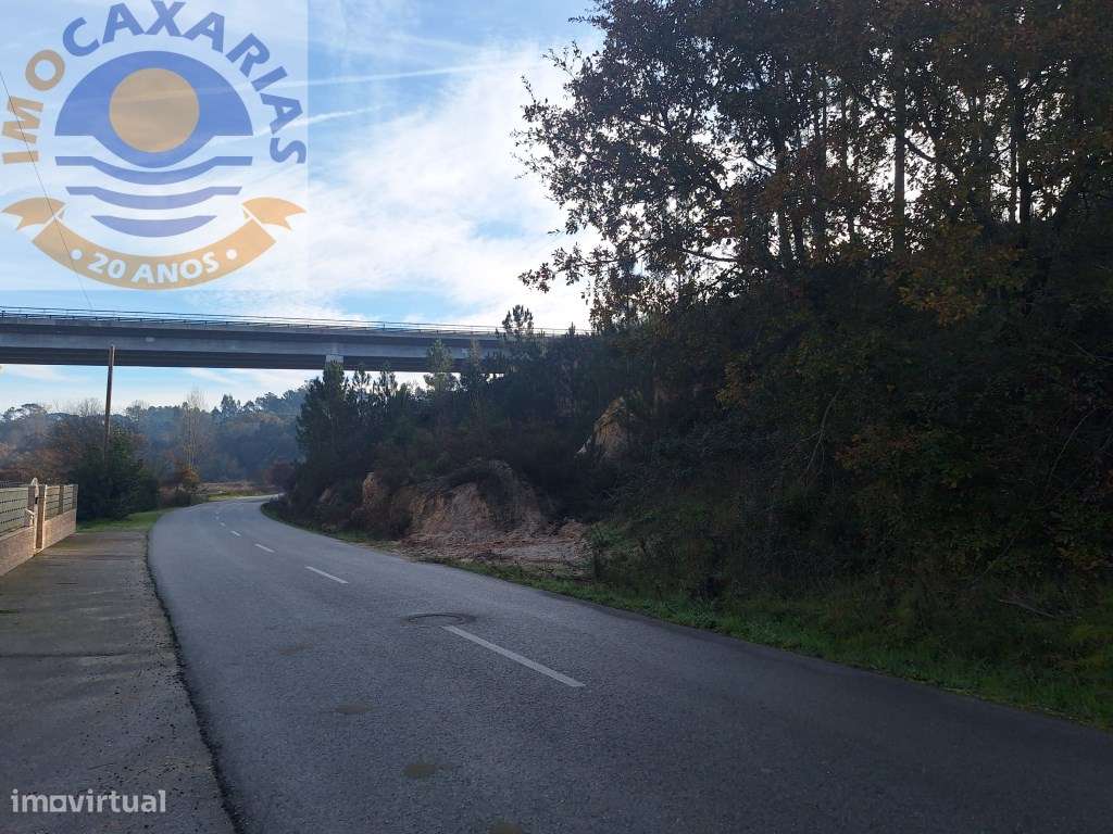 Terreno com projeto aprovado de duas moradias geminadas - Grande imagem: 5/16