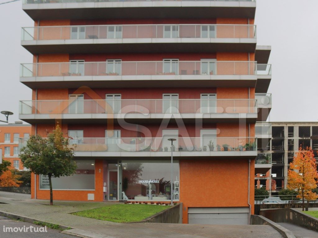 Apartamento T4 com 284 m2 (3 frentes)...