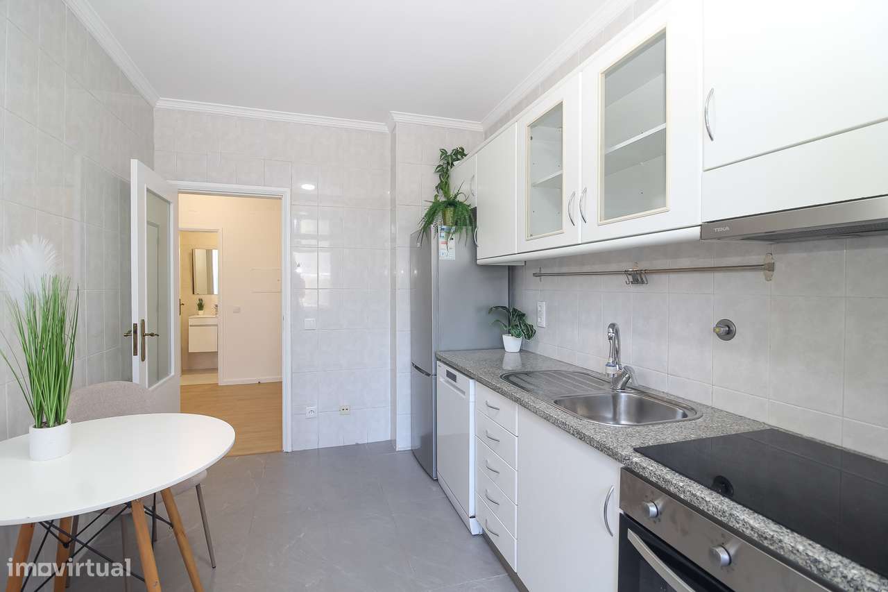 Apartamento T2 | Último Piso | Duas Frentes | Garagem | Valongo-6