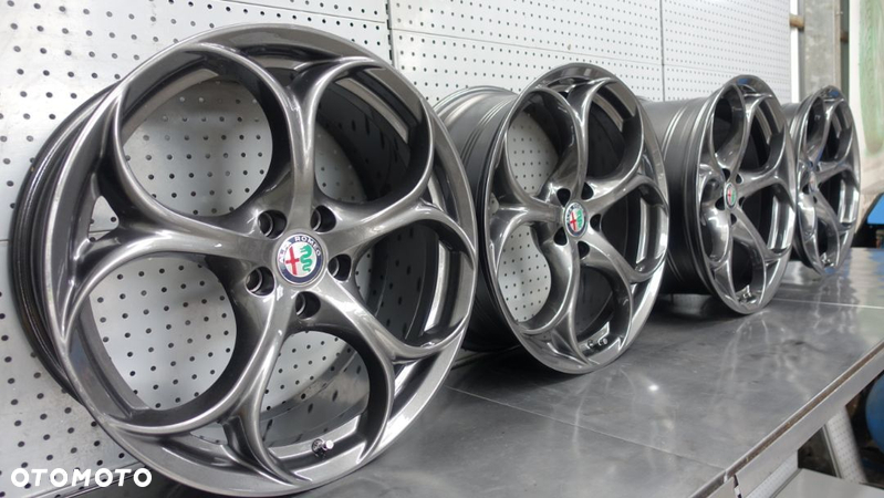 Felgi Alfa Romeo Giulia Q4 QV 19" 8J 10J ET33 ET41 5x110  156144302 - 3