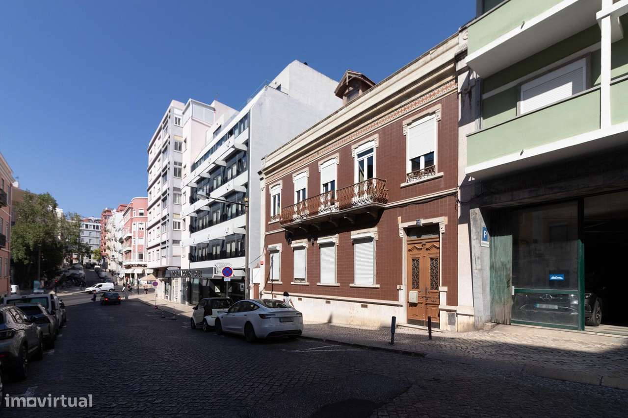 Prédio com PIP Aprovado em Localização Prime de Lisboa - Grande imagem: 2/25