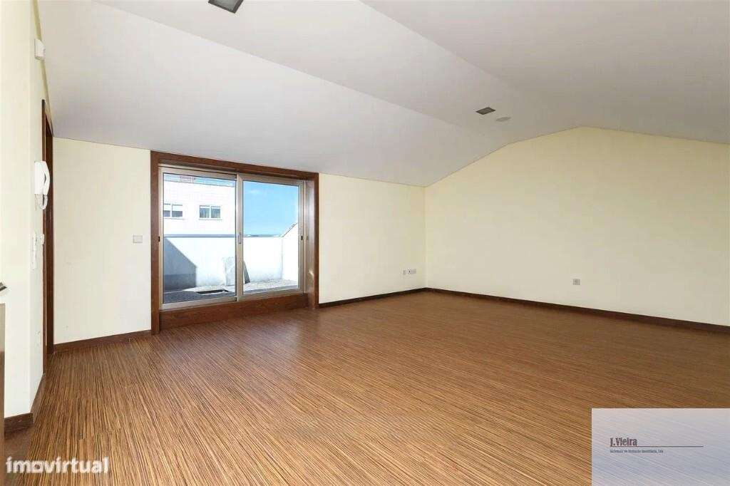 Moradia T4 nova centro de Gaia-5