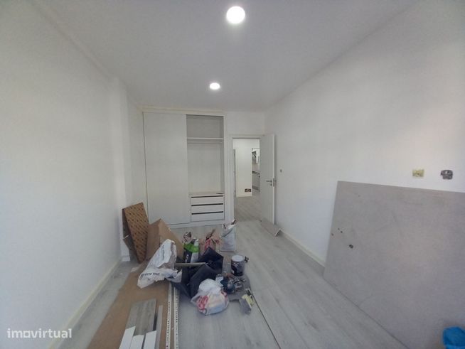 Apartamento Duplex Totalmente Remodelado na Costa da Caparica-11
