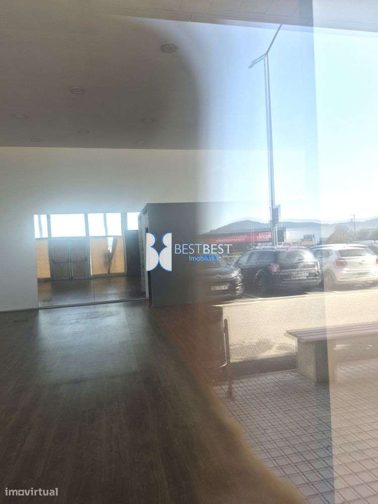 LOJA COM 120 M2, PARA ARRENDAR NO OPEN CENTER, ADÃES – BARCELOS - Grande imagem: 4/8
