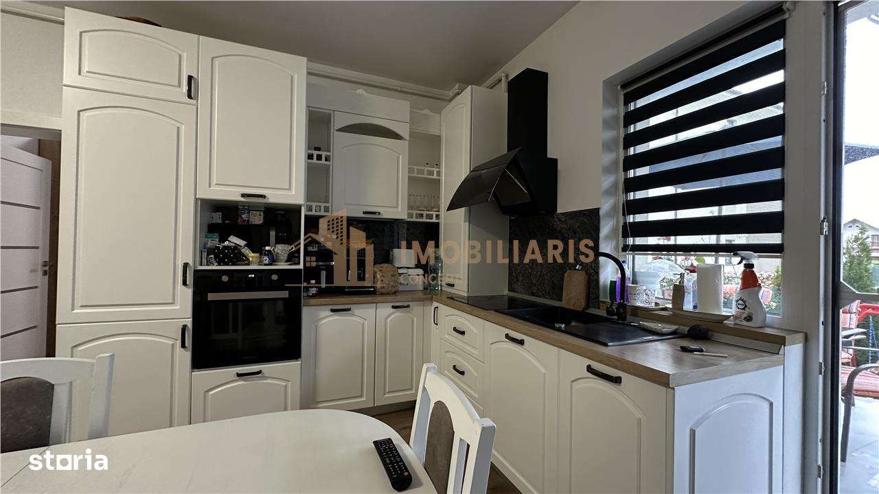 Apartament 3 camere cu curte privata, zona Marul de Aur - Imagine principală: 2/14