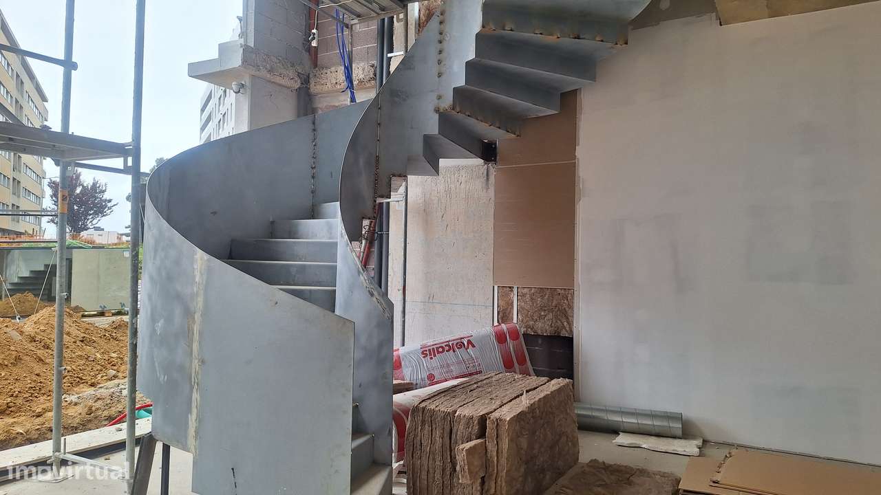 Apartamento T2 Varanda | Garagem|proximo cento Gaia| Pronto habitar-7