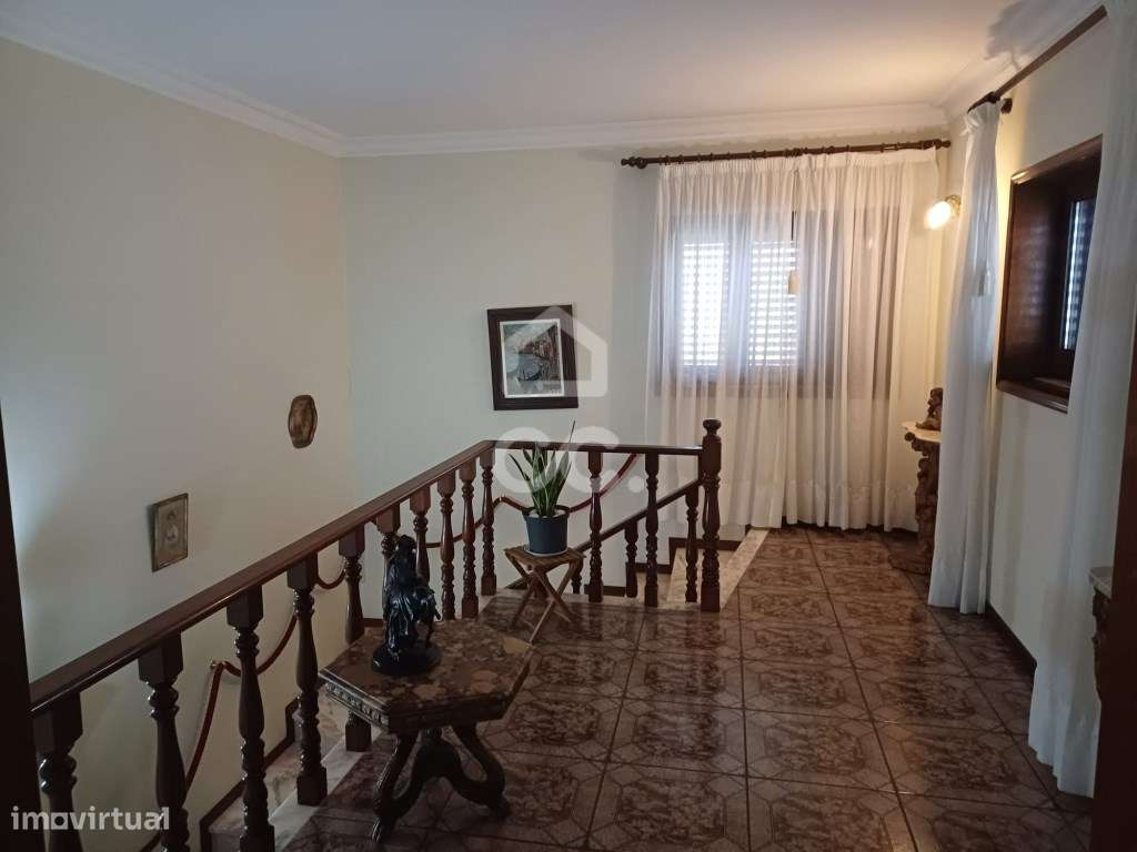 Moradia Bi-familiar T5+T2 em Palmeira, Santo Tirso-12