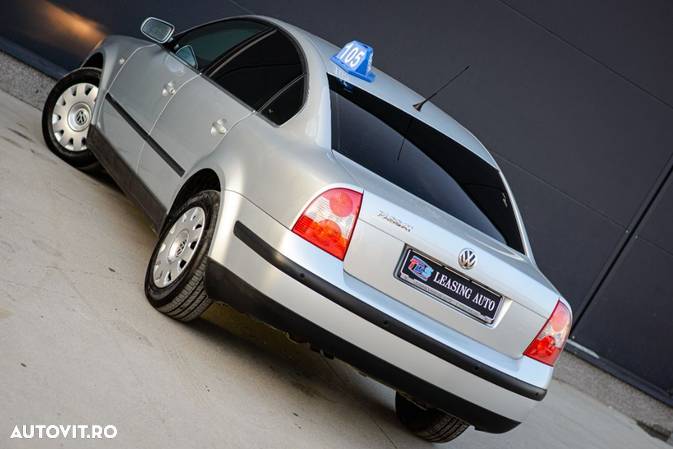 Volkswagen Passat - 4