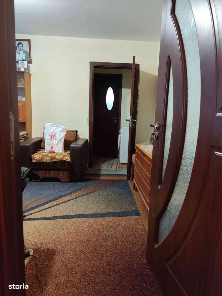 Apartament cu 2 camere, etaj 2/4,  Craiovita. - Imagine principală: 5/6