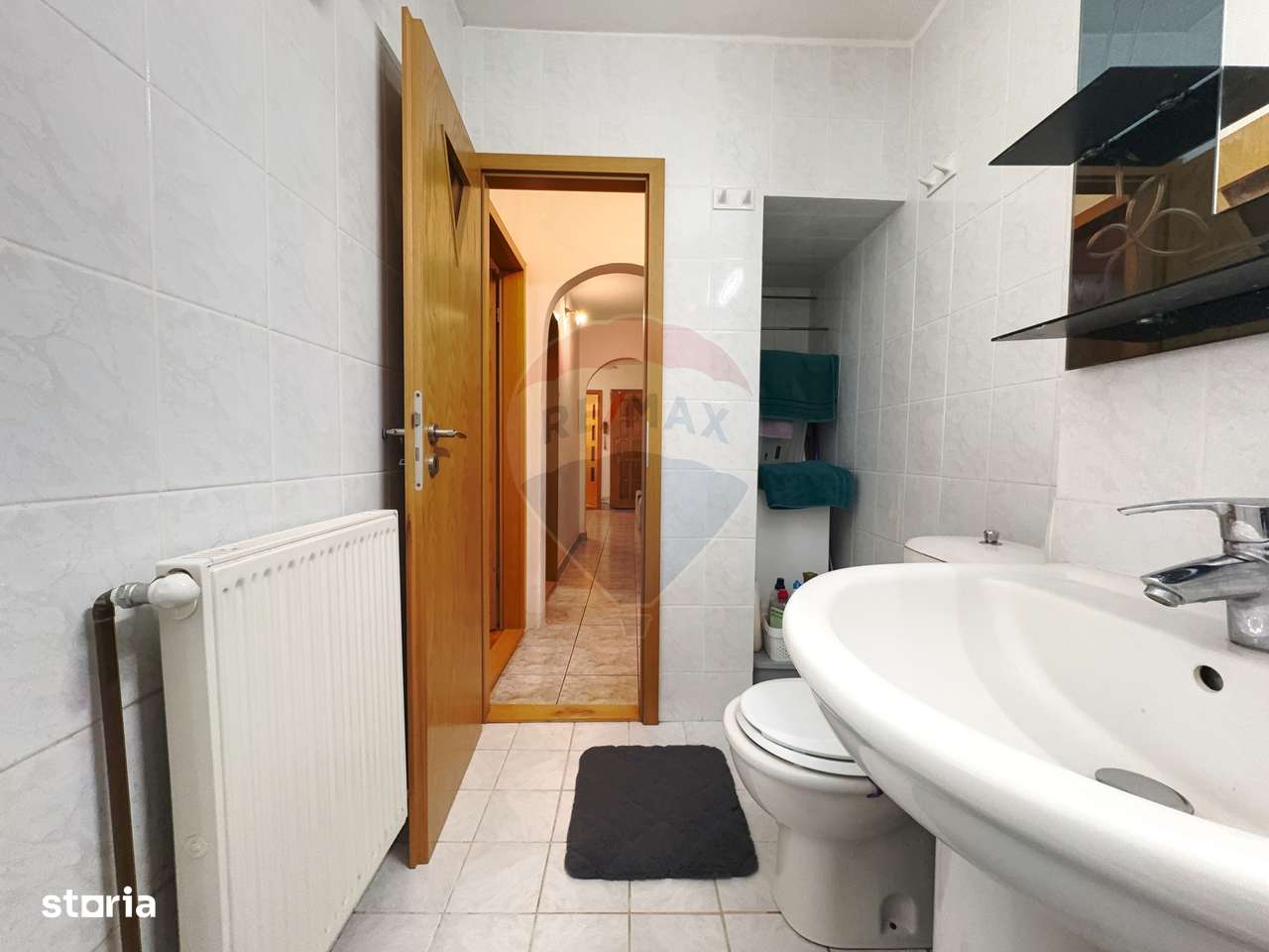 Apartament cu 3 camere, decomandat, pe strada Orșova - confort, eficie-9