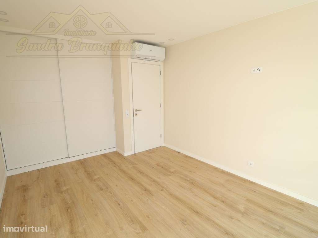 Moradia T5 (NOVA) com Piscina-47