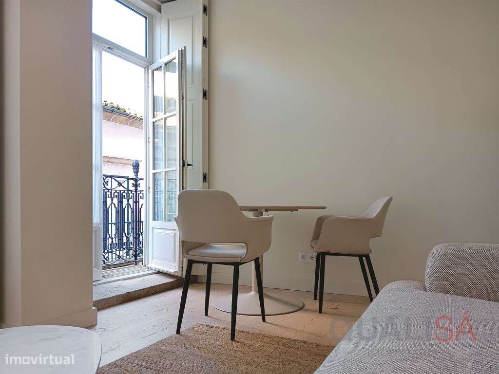 Apartamento T0+1 novo com varanda, equipado e mobilado, centro hist... - Grande imagem: 4/30
