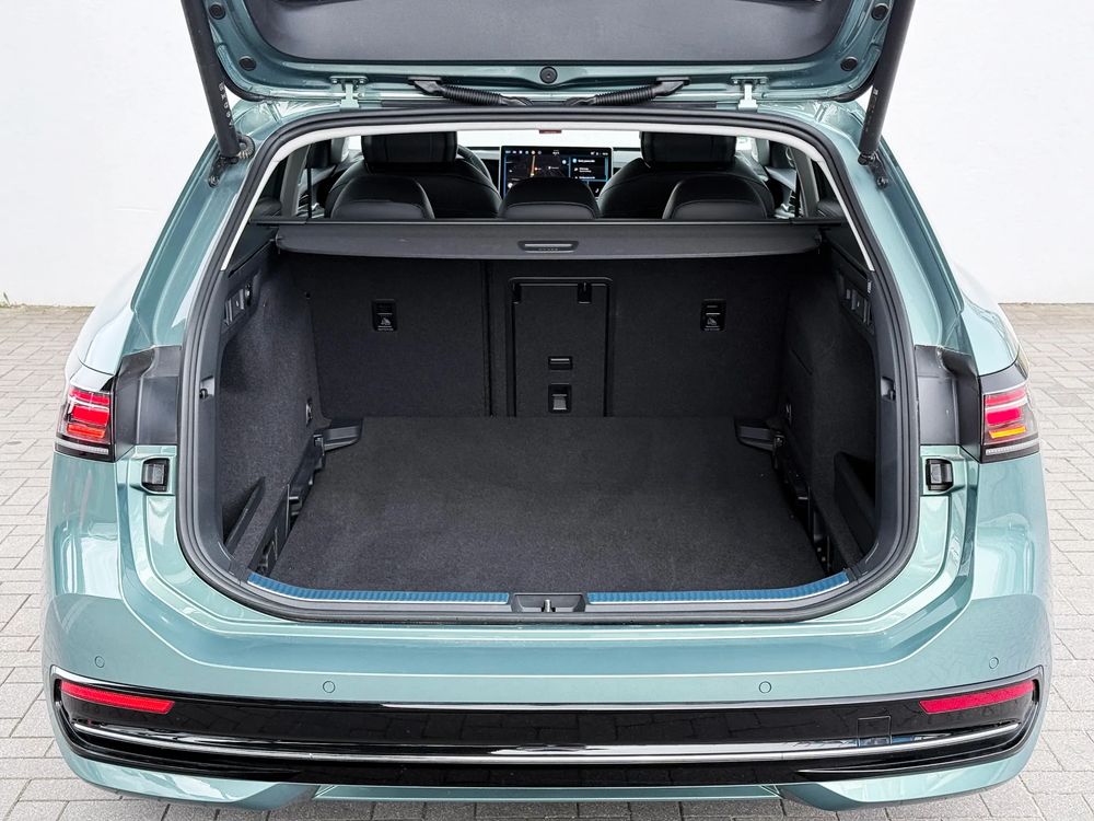 Volkswagen Passat-Variant 2.0 TDI Evo Elegance DSG 150 KM — zdjęcie 5