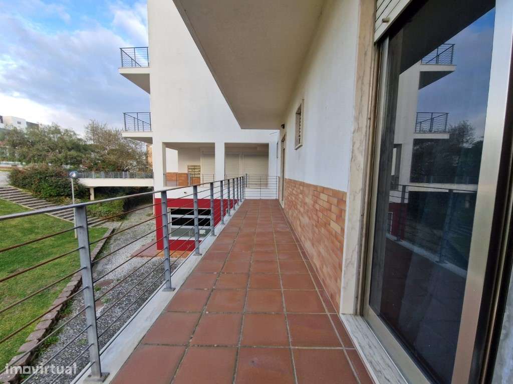 Apartamento T2 em Sesimbra com vista para o Castelo-8
