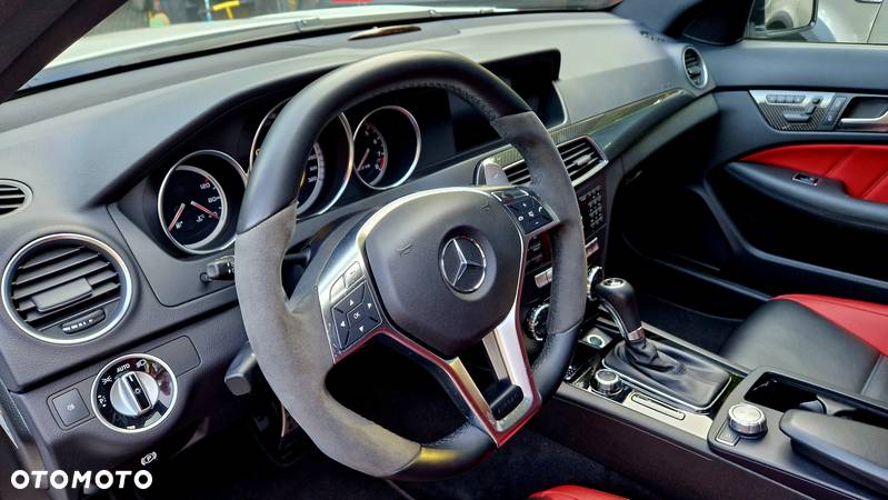 Mercedes-Benz Klasa C 63 AMG Coupe AMG SPEEDSHIFT MCT AMG Performance Package - 4