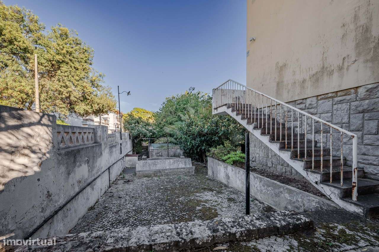 Moradia espaçosa em Carcavelos, junto à estação e à praia - Grande imagem: 4/24