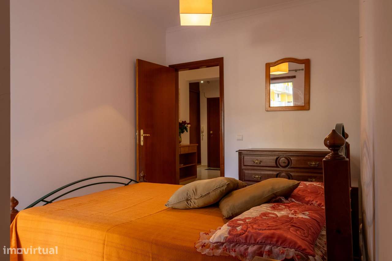 Apartamento T2 Espaçoso em Armação de Pêra com Garagem!-24