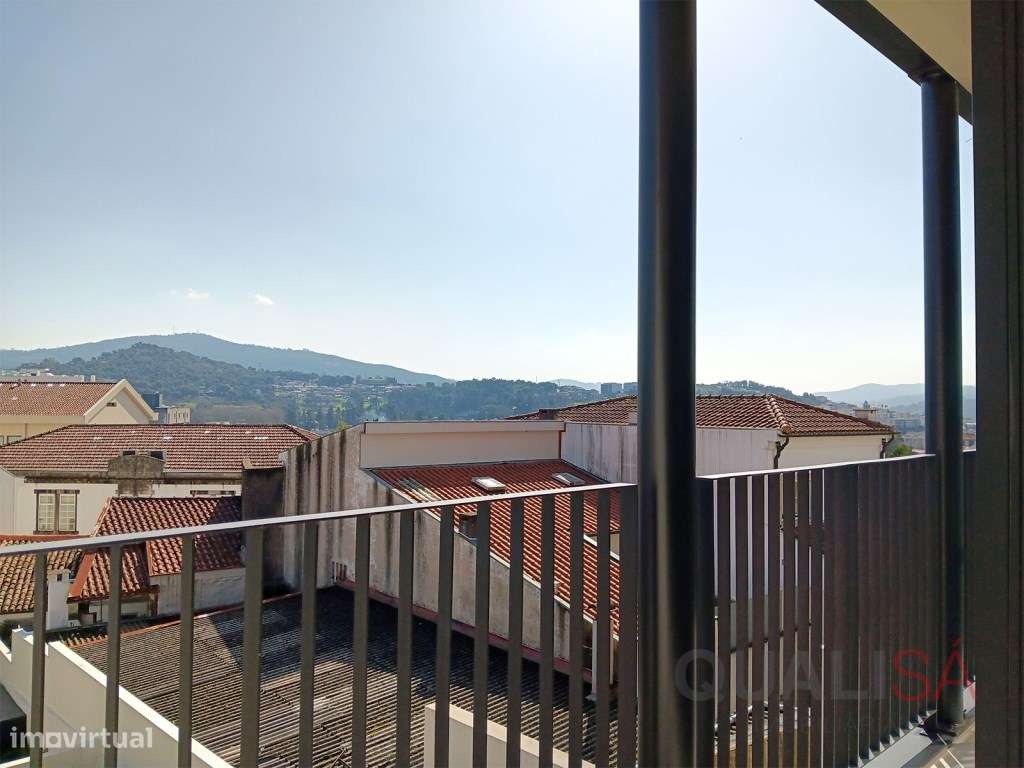 Apartamento T1 novo com varanda, equipado e mobilado, no centro his... - Grande imagem: 2/32