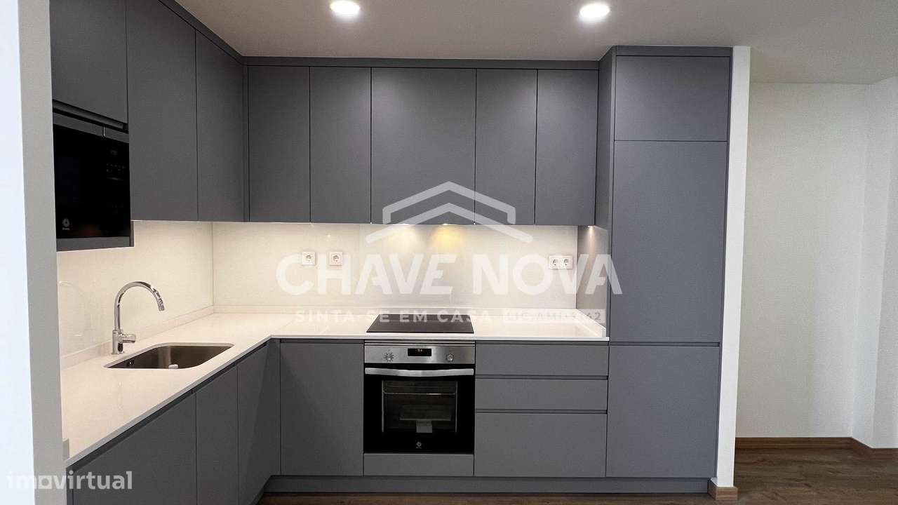 Apartamento T2 Duplex no Porto - Grande imagem: 2/16