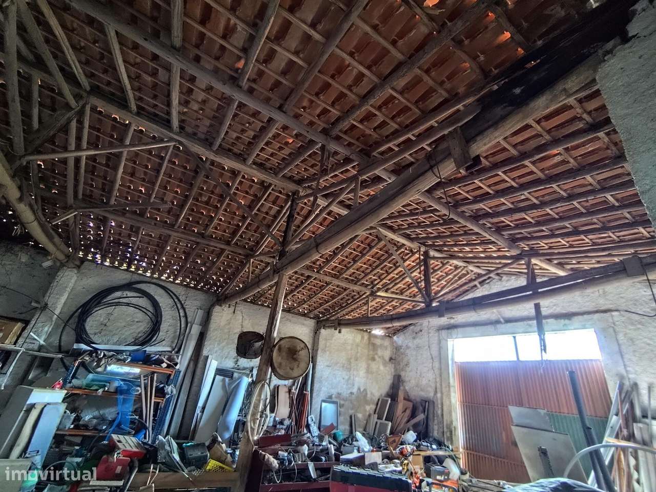 Armazém Amplo com Terreno em Vila Nova de Poiares – 150m2 de Área Cobe - Grande imagem: 5/18