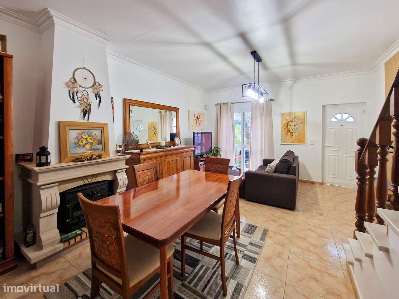 Moradia de 4+1 assolhadas - Muito estimada e pronta a habitar.-5