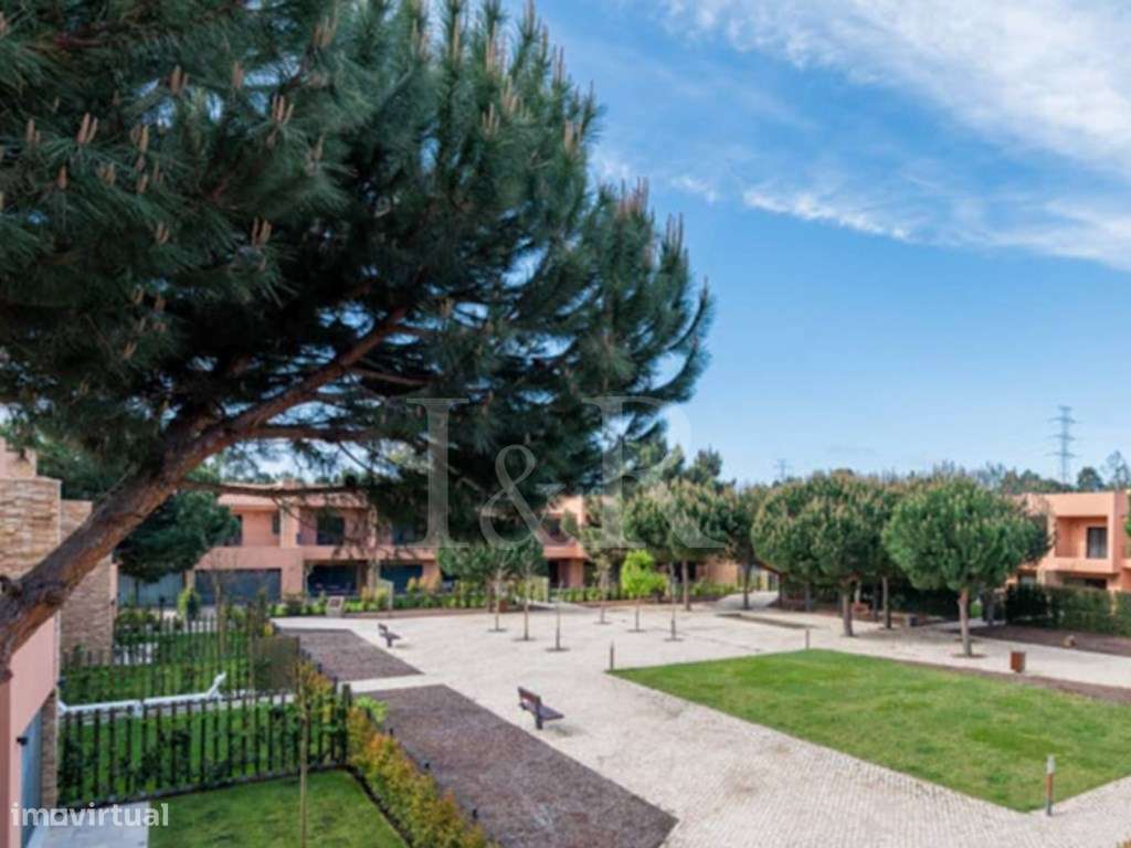 Moradia geminada V4 com jardim na Herdade Monteverde, Seixal - Grande imagem: 4/24