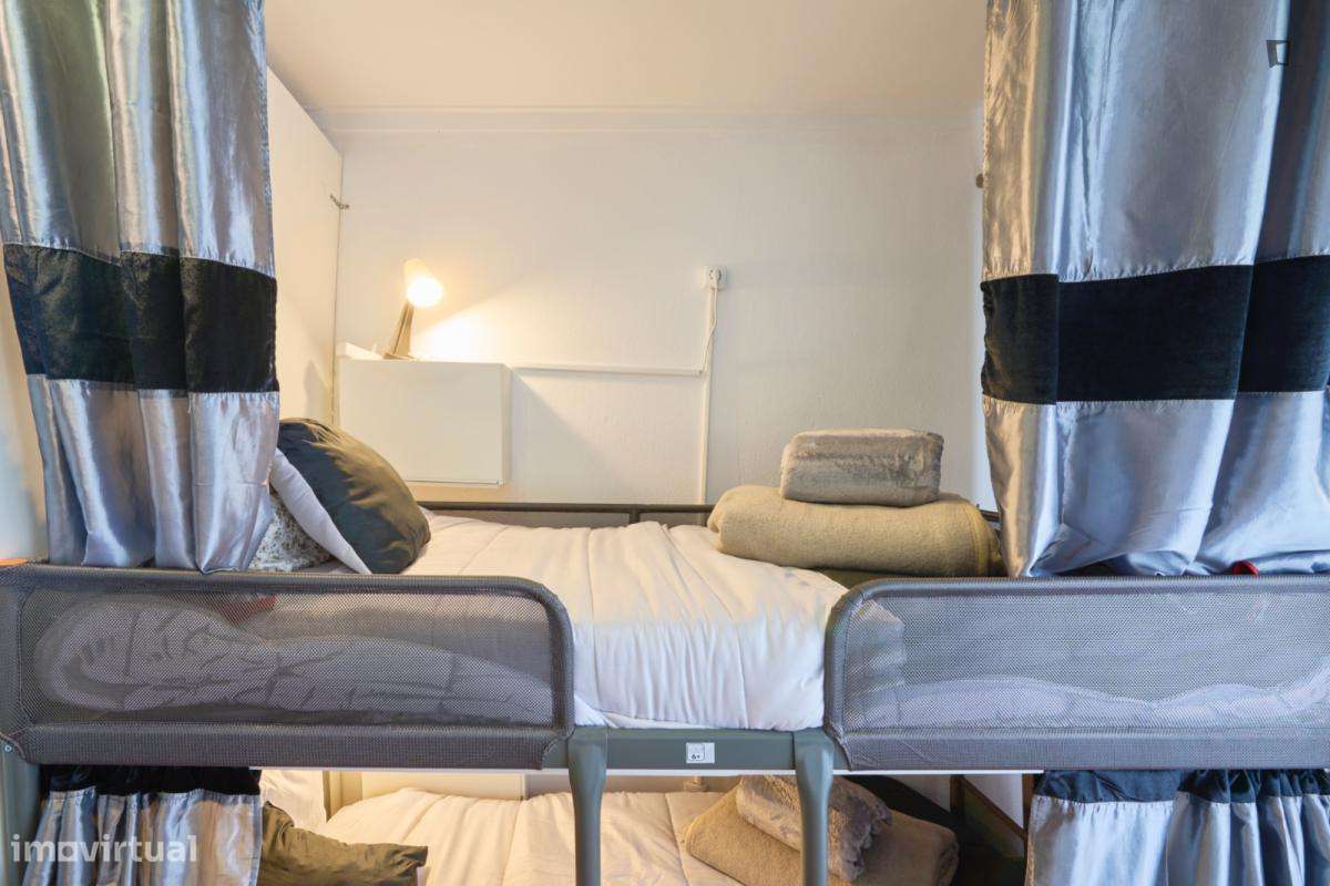 Cama - localizado em Lisbon - Grande imagem: 5/45