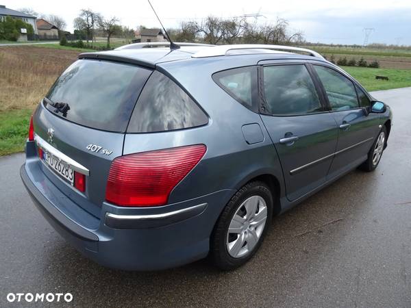 Peugeot 407 2.0 HDI Premium navtech gama - 2