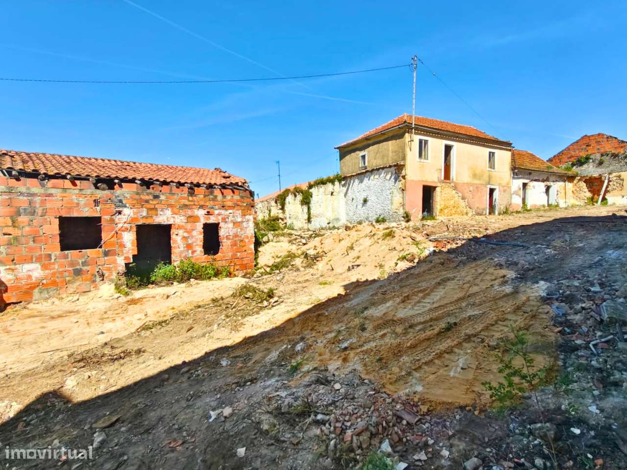 Moradia para reconstruir - Grande imagem: 4/8