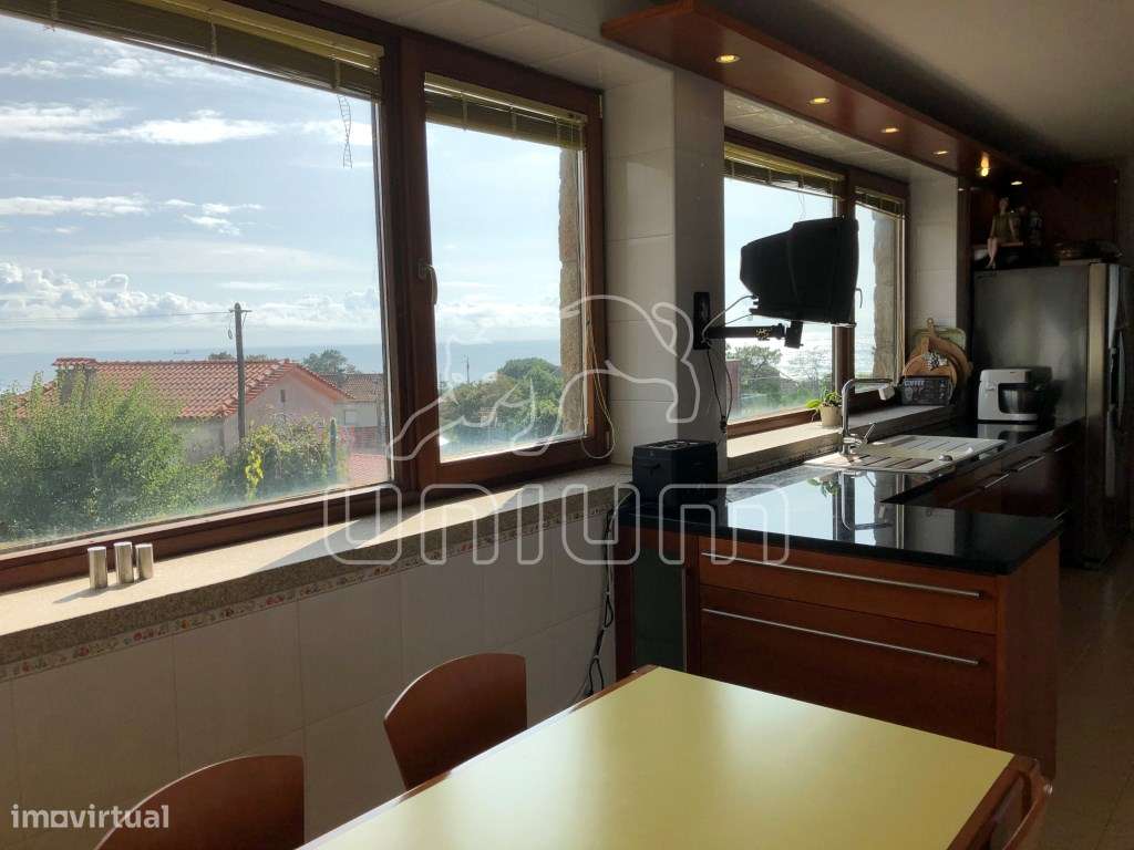 Moradia com piscina e vista mar em Carreço - Grande imagem: 4/6