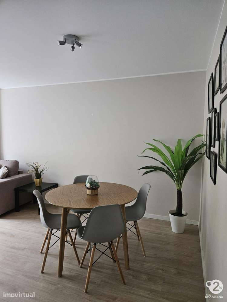 Apartamento T2 em São Mamede Infesta-8
