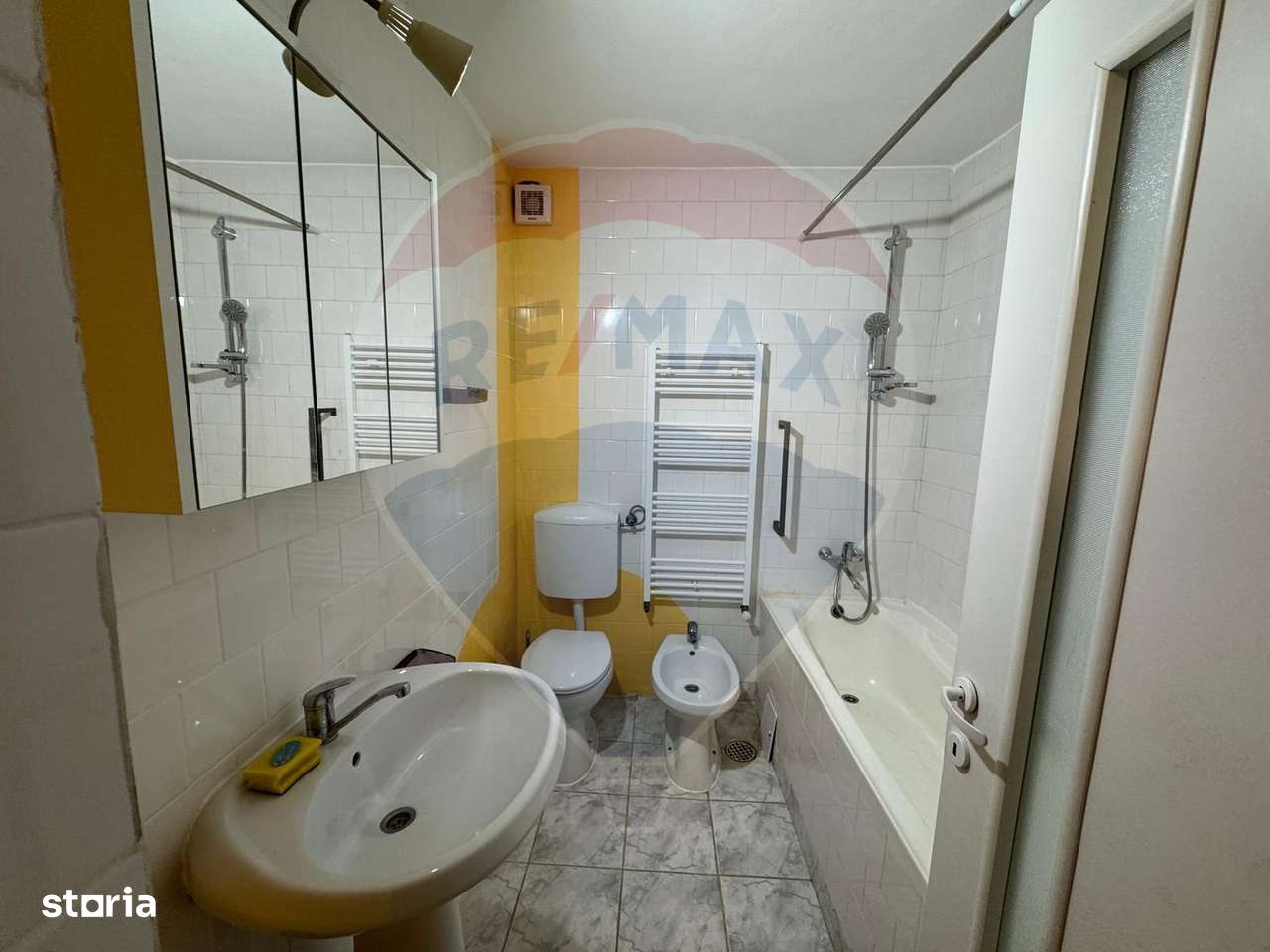 Casă / Vilă cu 6 camere de vânzare în zona Darmanesti-8