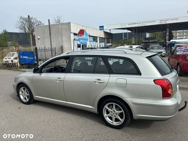 Toyota Avensis 1.8 VVT-i Sol - 32