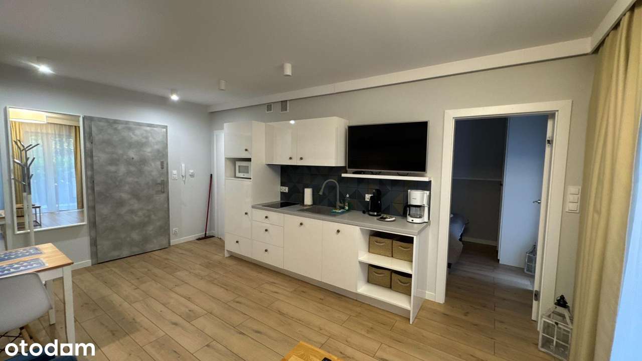 Apartament 34 m² z tarasem i basenem w Pobierowie - miejsce parkingowe - Pełny obrazek: 4/10