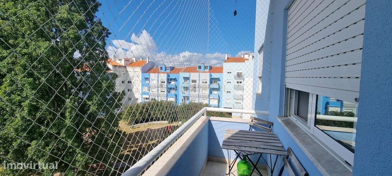 Apartamento T3 com arrecadação / Montijo-10
